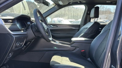 2026 Jeep Grand Cherokee Laredo Altitude