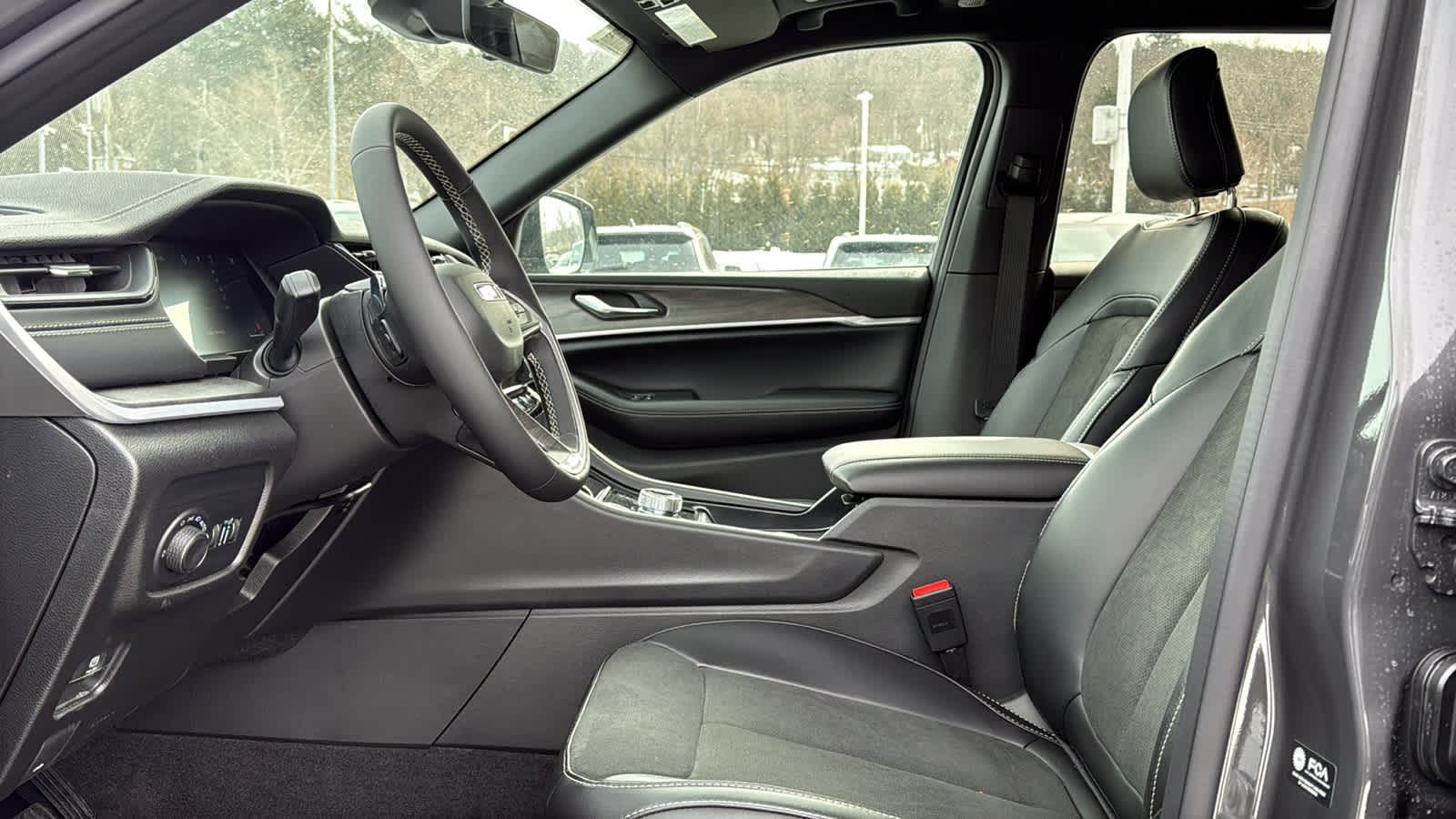 2026 Jeep Grand Cherokee Laredo Altitude