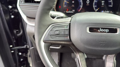 2026 Jeep Grand Cherokee Laredo Altitude