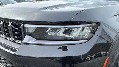 2026 Jeep Grand Cherokee Laredo Altitude