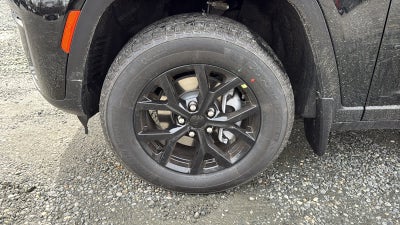 2026 Jeep Grand Cherokee Laredo Altitude