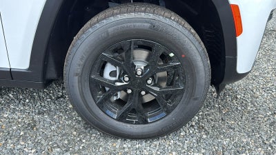 2026 Jeep Grand Cherokee Laredo Altitude