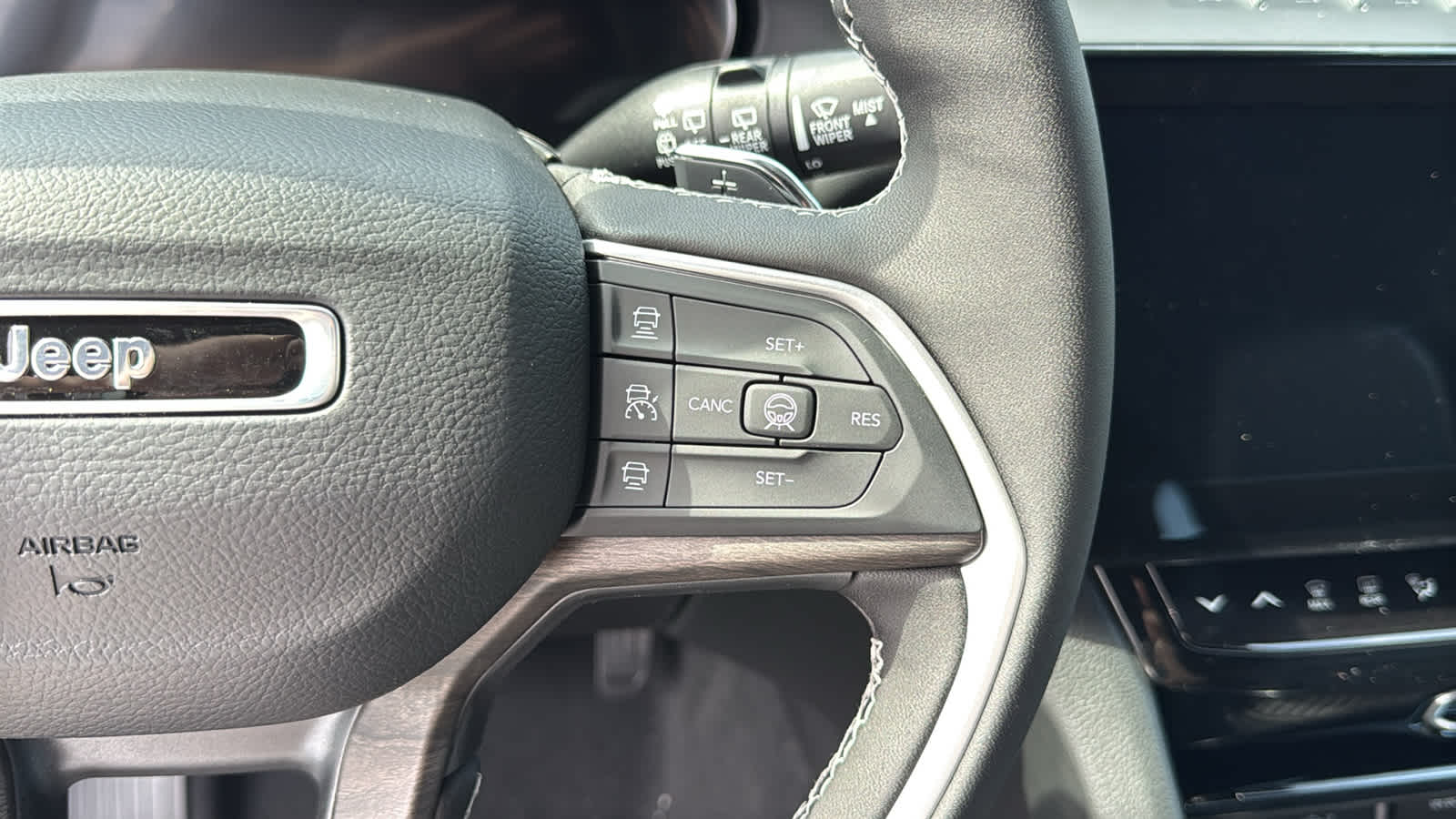 2027 Jeep Grand Cherokee Limited Reserve