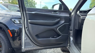 2027 Jeep Grand Cherokee Limited Reserve