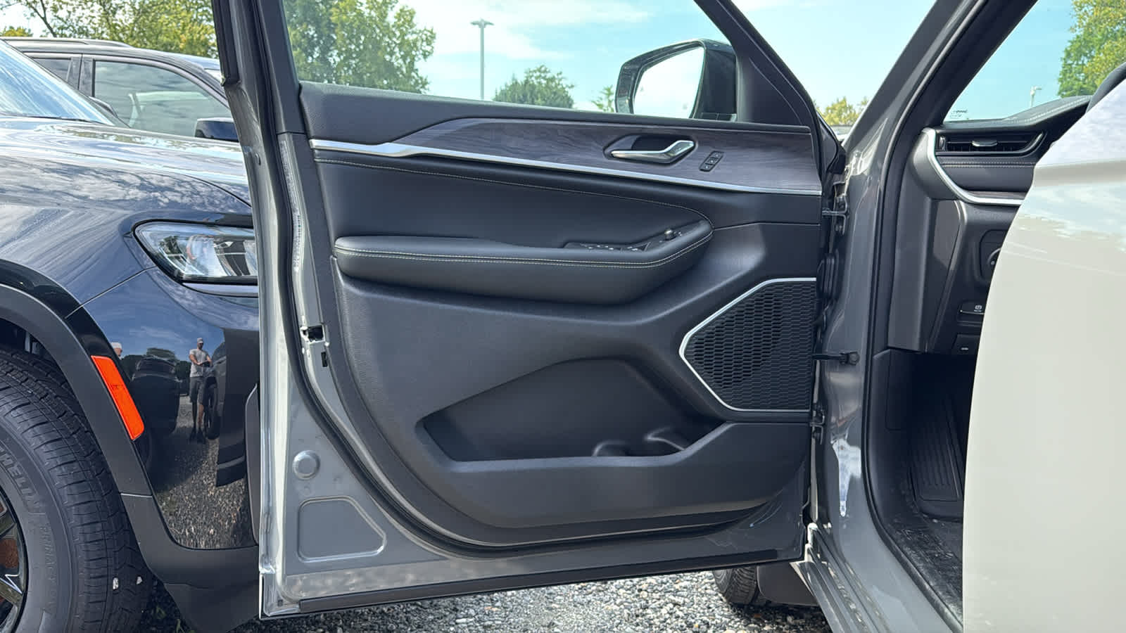 2027 Jeep Grand Cherokee Limited Reserve