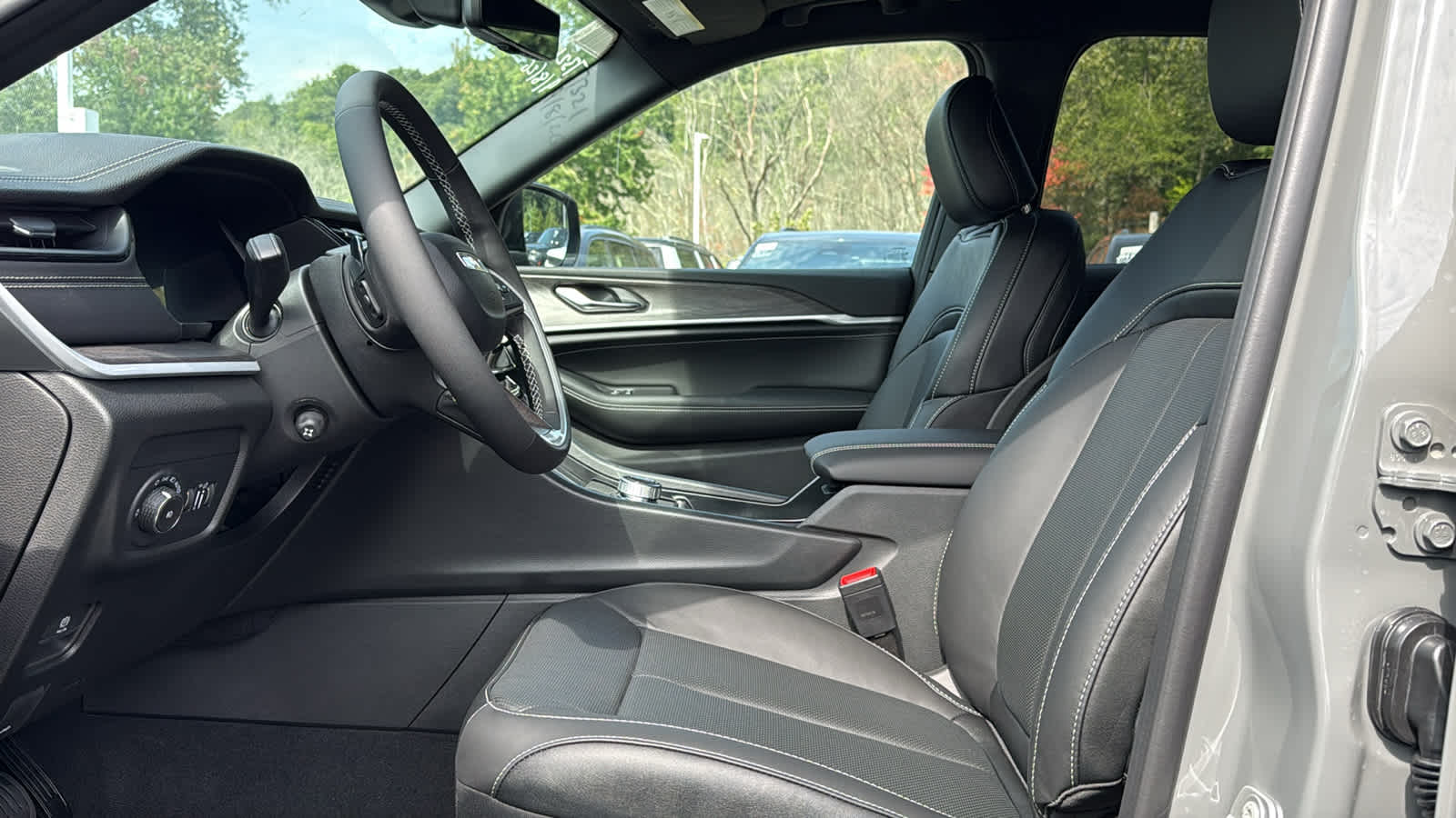 2027 Jeep Grand Cherokee Limited Reserve