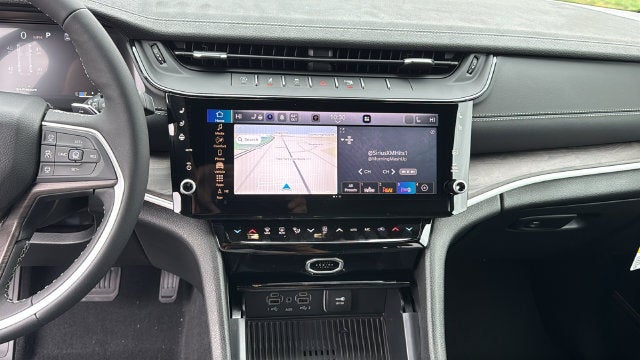 2027 Jeep Grand Cherokee GRAND CHEROKEE LIMITED RESERVE 4X4