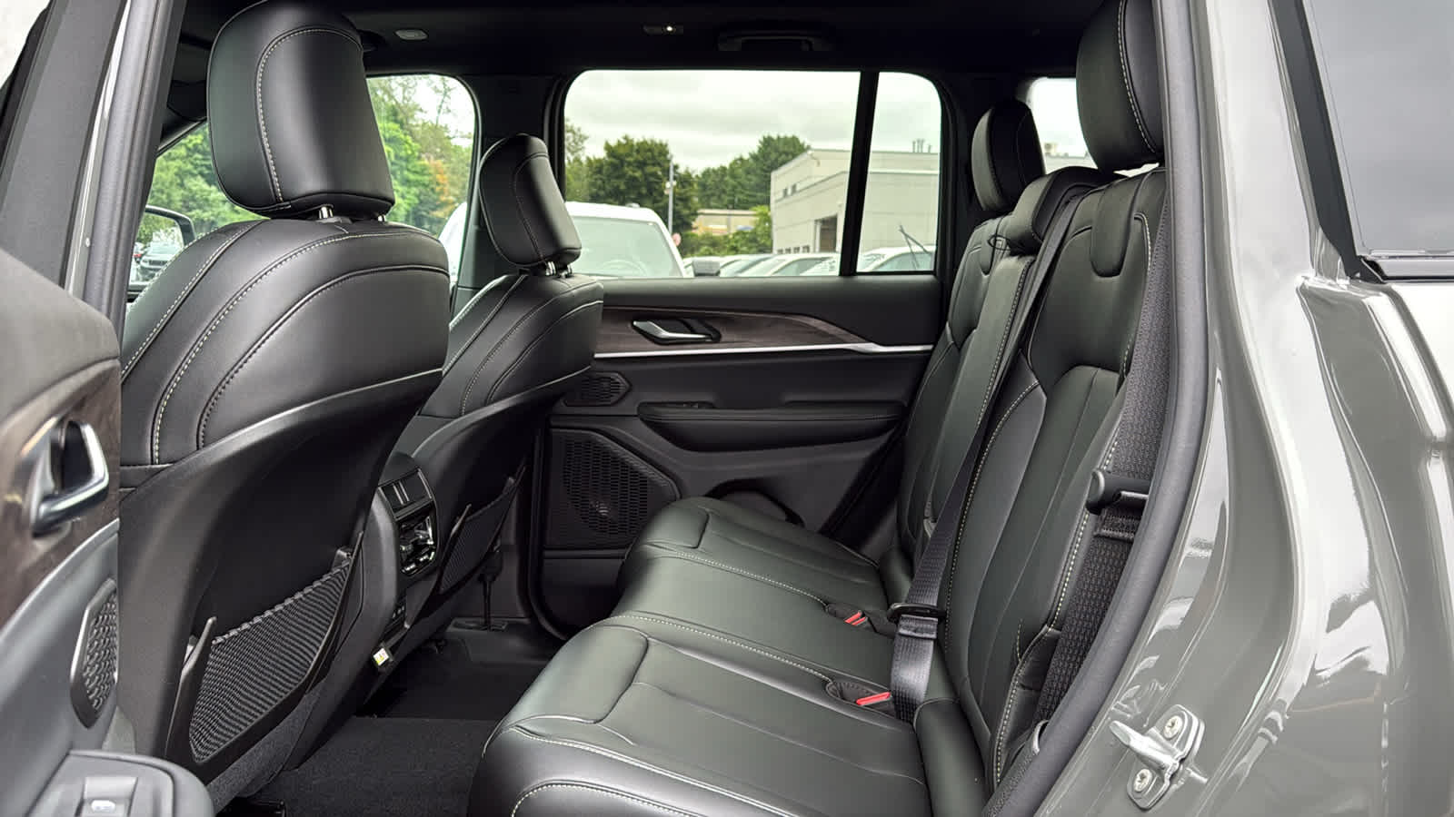 2027 Jeep Grand Cherokee Limited