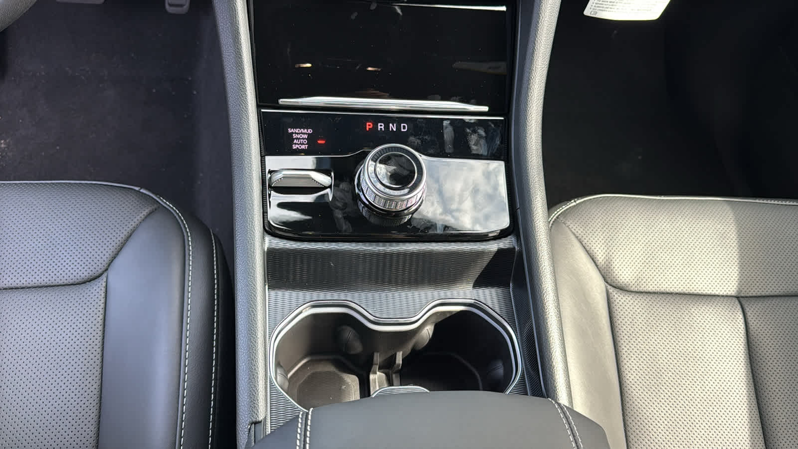 2027 Jeep Grand Cherokee Limited Reserve