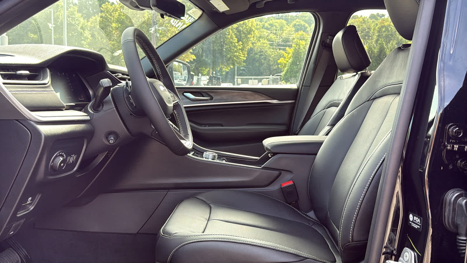 2027 Jeep Grand Cherokee Limited Reserve