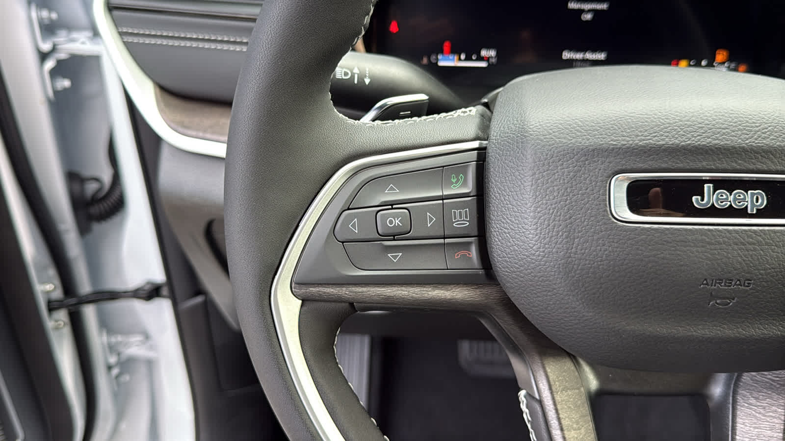 2027 Jeep Grand Cherokee Limited Reserve