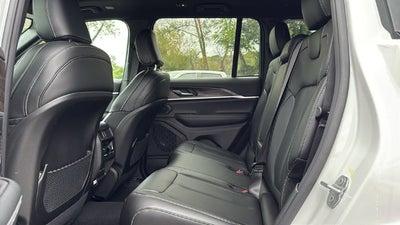 2027 Jeep Grand Cherokee GRAND CHEROKEE LIMITED 4X4