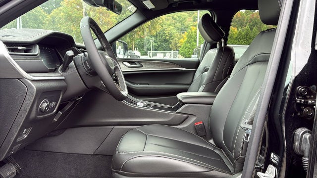 2027 Jeep Grand Cherokee GRAND CHEROKEE LIMITED 4X4