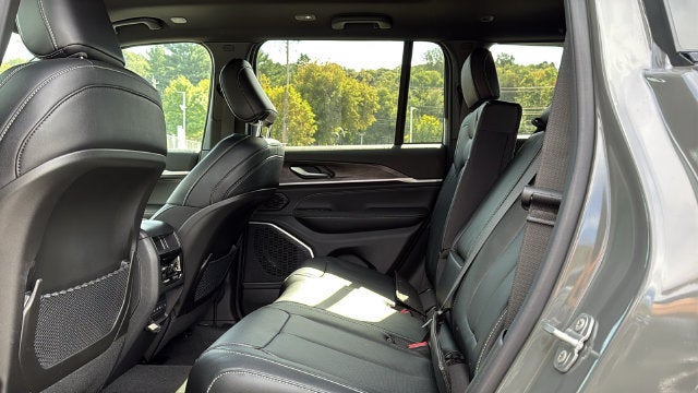 2027 Jeep Grand Cherokee GRAND CHEROKEE LIMITED RESERVE 4X4