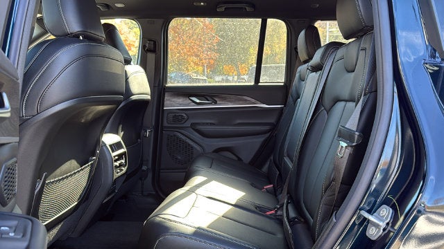 2027 Jeep Grand Cherokee GRAND CHEROKEE LIMITED 4X4