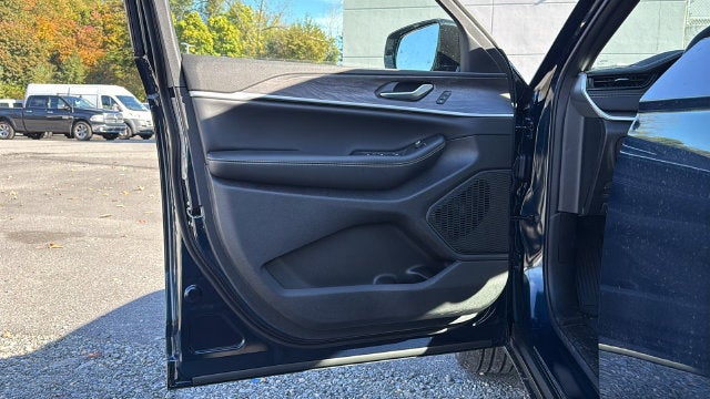 2027 Jeep Grand Cherokee GRAND CHEROKEE LIMITED 4X4
