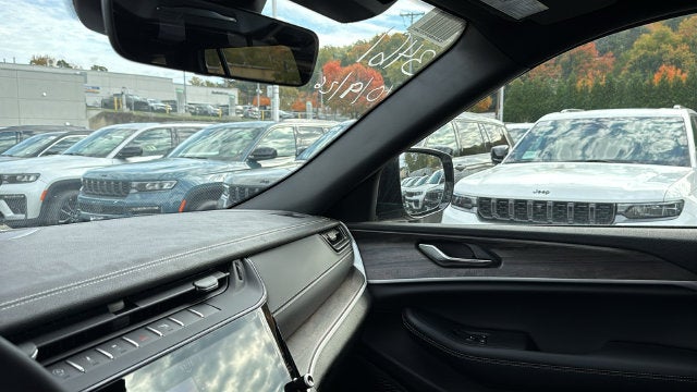 2027 Jeep Grand Cherokee GRAND CHEROKEE LIMITED 4X4