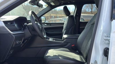 2026 Jeep Grand Cherokee L Laredo Altitude