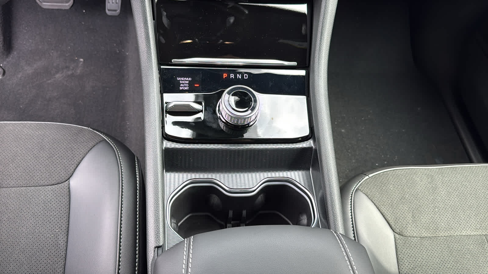 2027 Jeep Grand Cherokee L Laredo Altitude