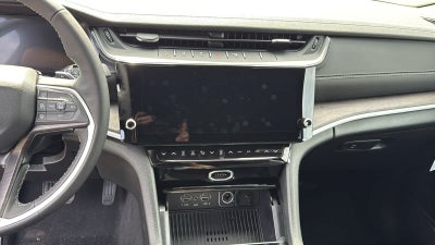 2026 Jeep Grand Cherokee L Laredo Altitude