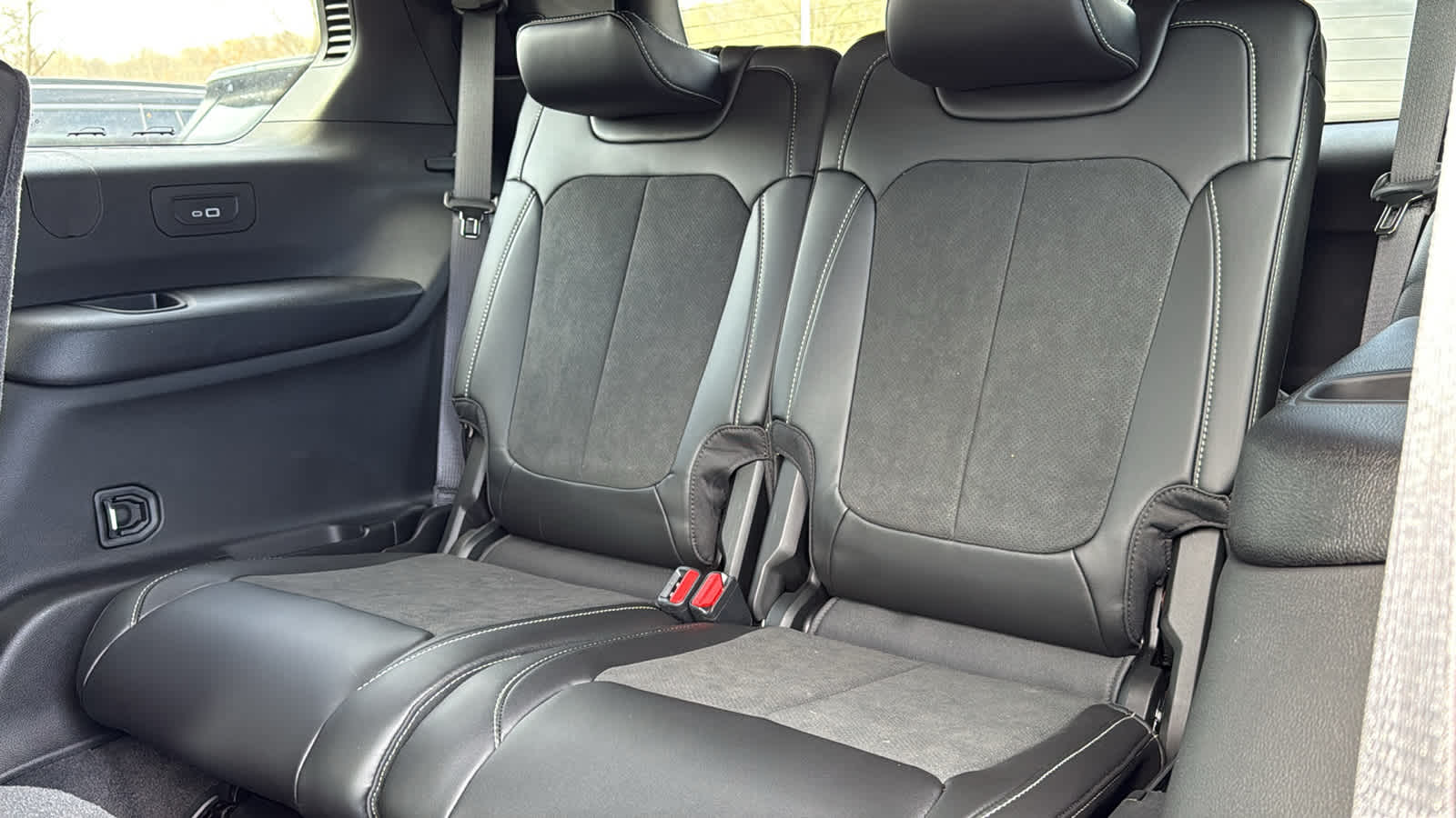 2026 Jeep Grand Cherokee L Laredo Altitude