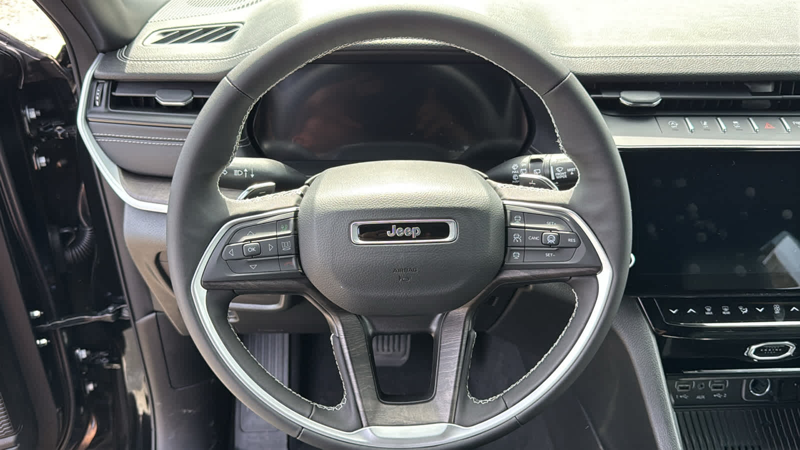 2026 Jeep Grand Cherokee L Laredo Altitude