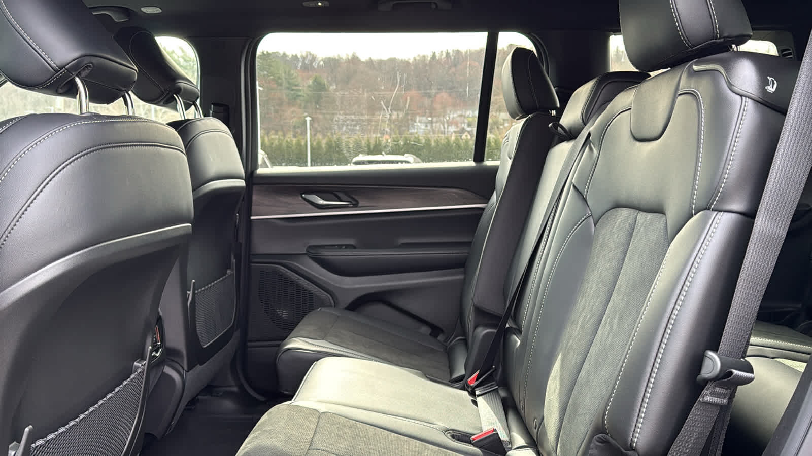 2026 Jeep Grand Cherokee L Laredo Altitude