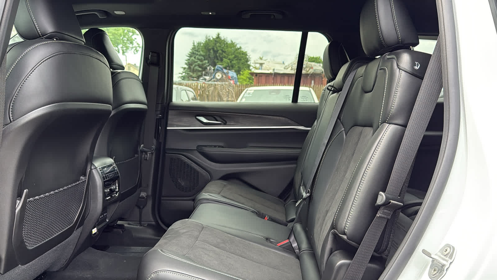 2026 Jeep Grand Cherokee L Laredo Altitude