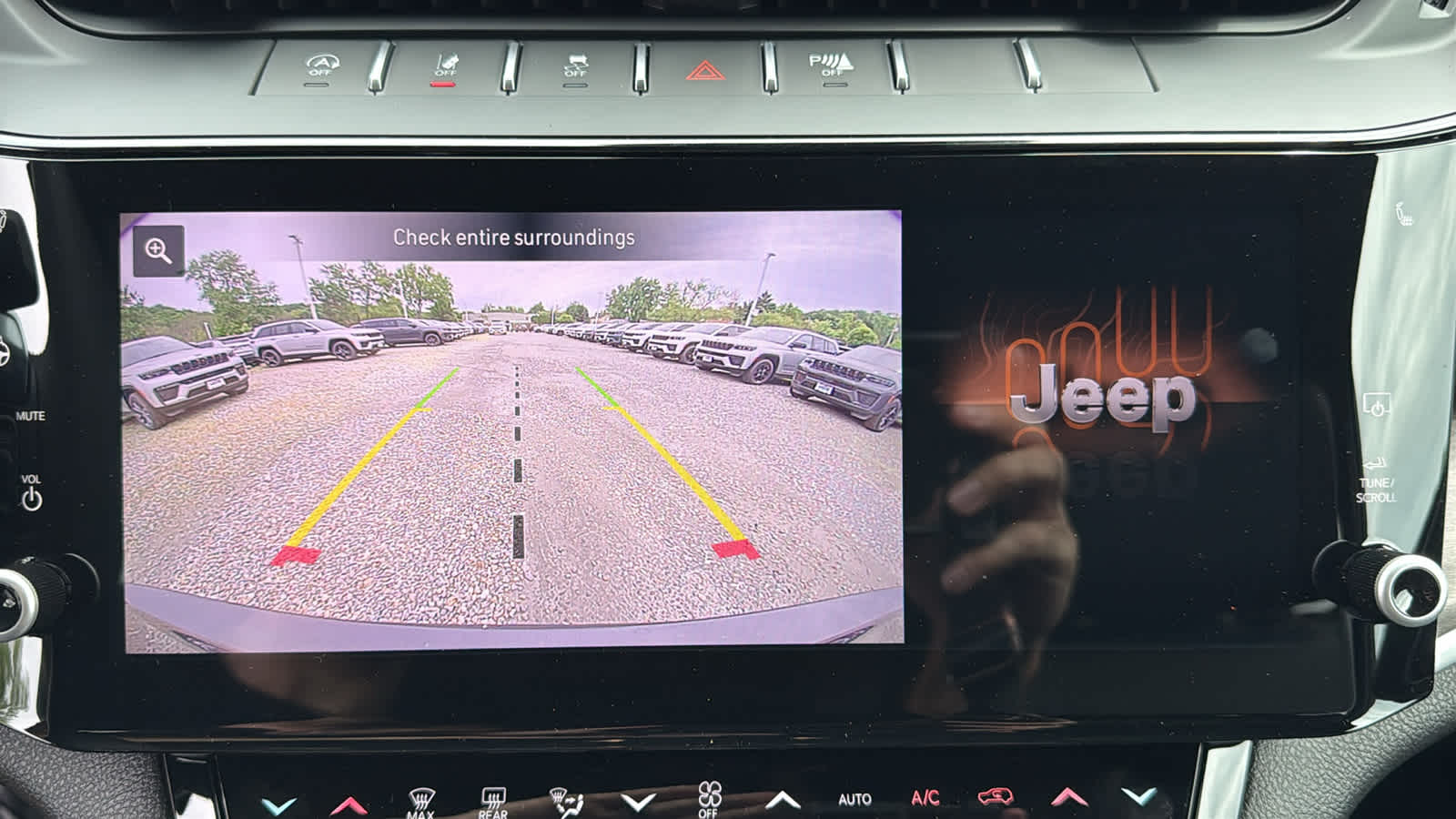 2026 Jeep Grand Cherokee L Laredo Altitude