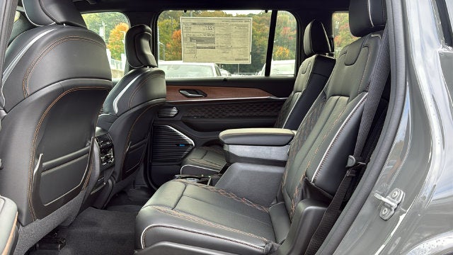 2027 Jeep Grand Cherokee L GRAND CHEROKEE L SUMMIT 4X4