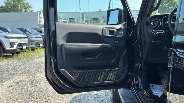 2024 Jeep Wrangler Sahara 4xe