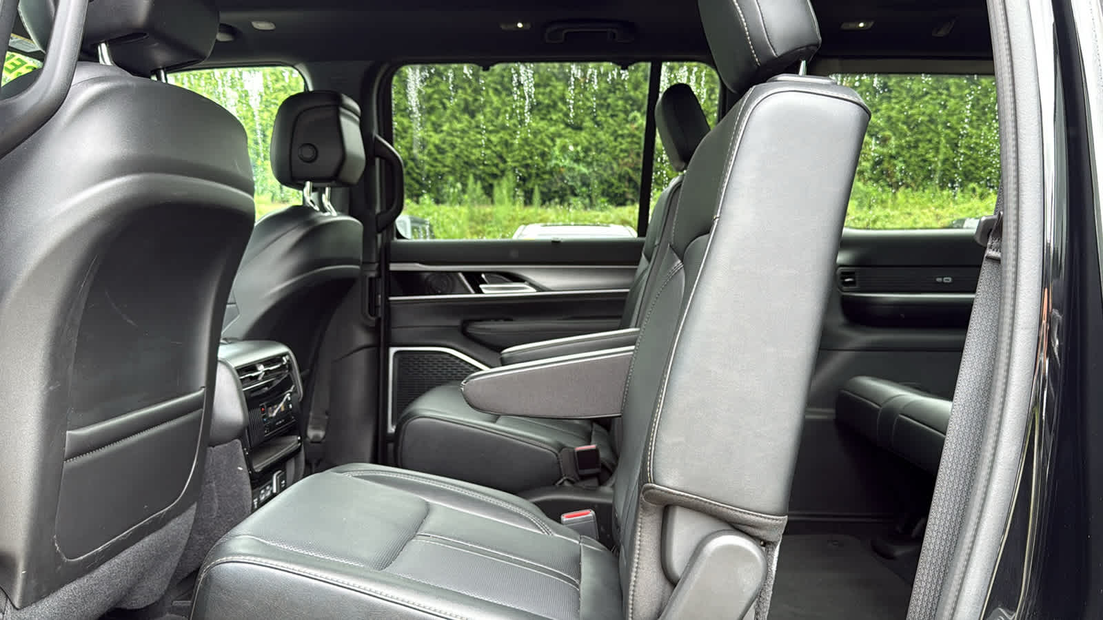 2025 Jeep Wagoneer Series II Carbide