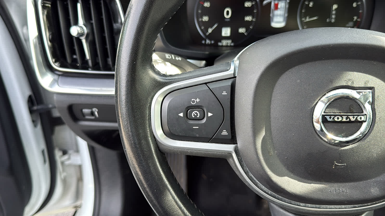 2019 Volvo S60 Momentum